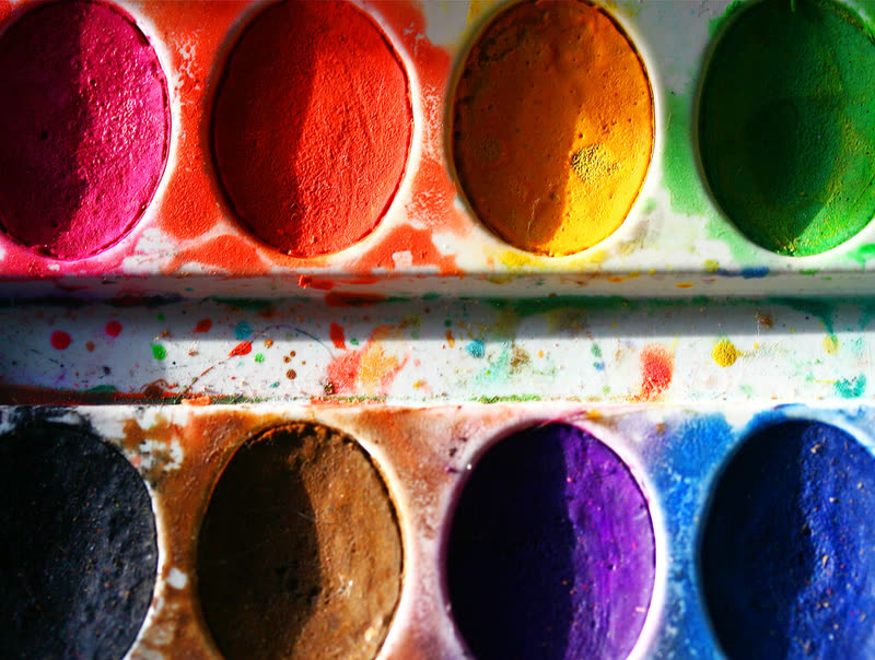 Paleta de acuarelas de colores vivos